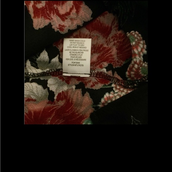 Like New Bobeau Floral Print Bohemian Cottage Core Bell Sleeve Flowy Top - M - Picture 9 of 9